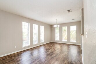 17803 Villa Way Dr in Spring, TX - Foto de edificio - Building Photo