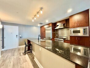 1120 E Kennedy Blvd in Tampa, FL - Building Photo - Building Photo