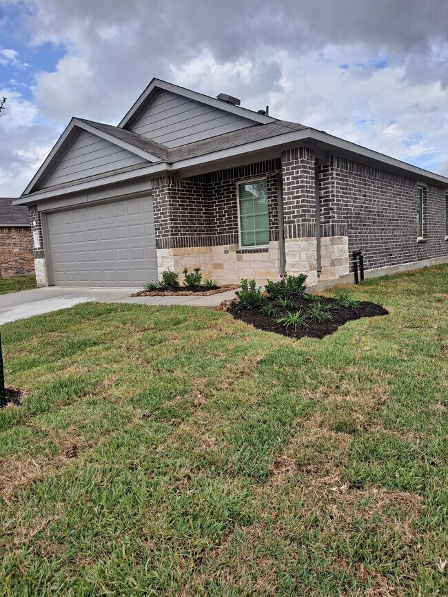 24058 Kentwood Springs Dr in Spring, TX - Building Photo - Building Photo