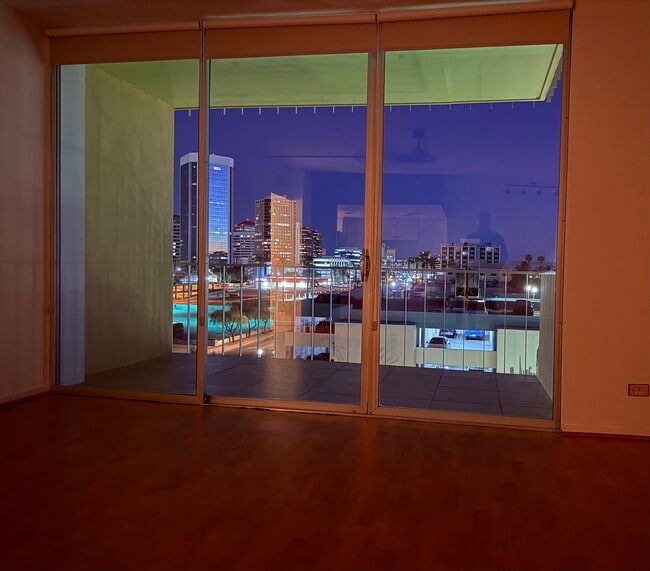 property at 207 W Clarendon Ave