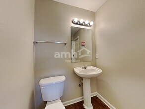 9734 Hazel Lake Dr in Jacksonville, FL - Building Photo - Building Photo