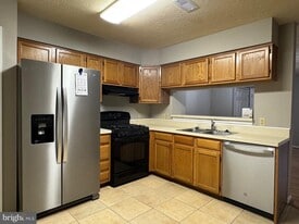 2140 Bristol Dr in Frederick, MD - Building Photo