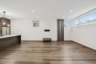 4321 N Cicero Ave in Chicago, IL - Building Photo - Building Photo