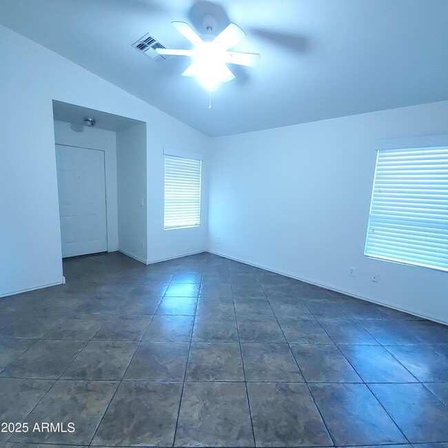 8511 W College Dr in Phoenix, AZ - Building Photo - Building Photo