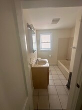 163 Islington St, Unit #2 in Portsmouth, NH - Building Photo - Building Photo