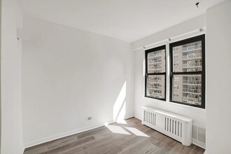 245 E 24th St in New York, NY - Building Photo - Building Photo