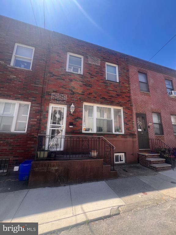 property at 1124 Mercy St