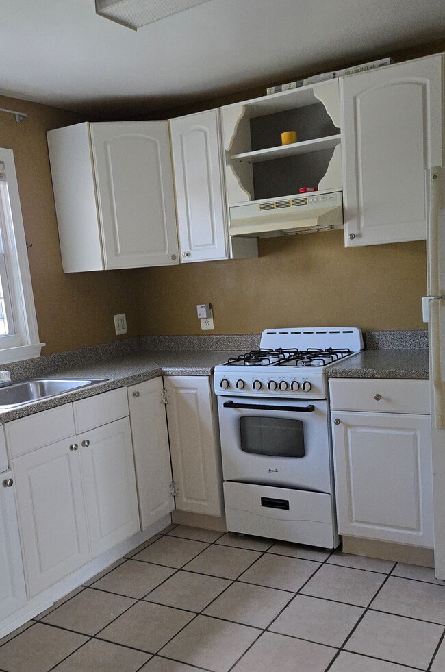 property at 1568 Memorial Ave