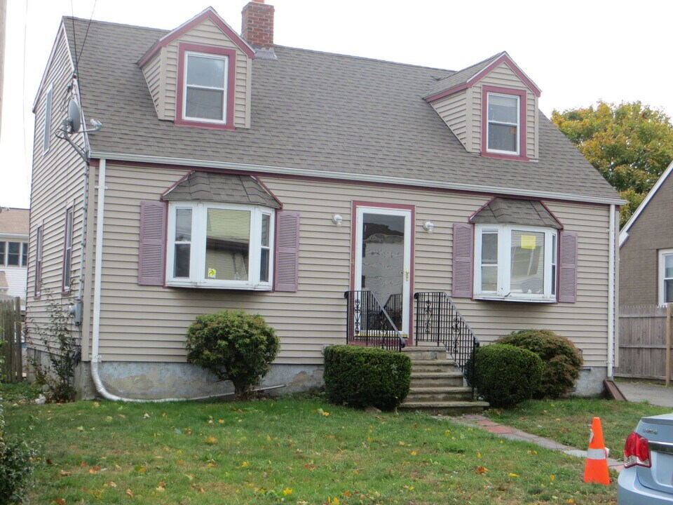 141 Derby Rd in Revere, MA - Building Photo