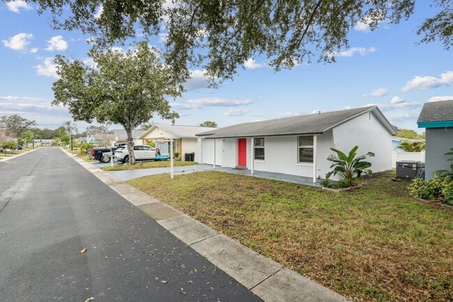 1018 Osprey Ct in Dunedin, FL - Foto de edificio - Building Photo