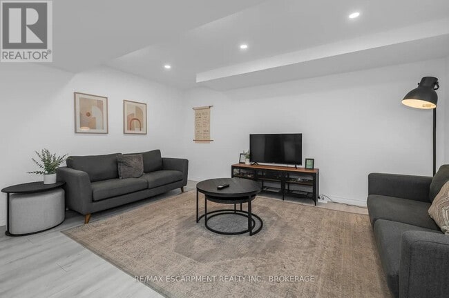 22 Macoomb Dr in Welland, ON - Building Photo - Building Photo