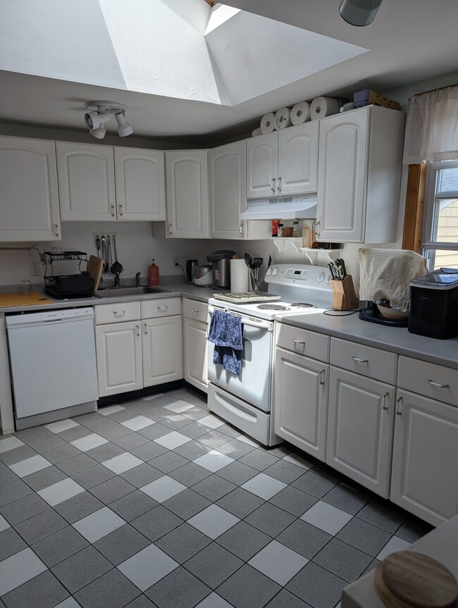 66 Brooks St, Unit 3