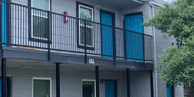 property at 612 Londonderry Ln
