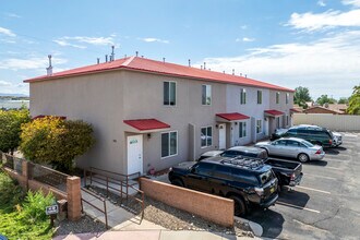 San Clemente Apartments in Albuquerque, NM - Building Photo - Building Photo