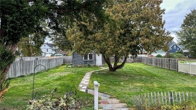 106 Maple St in Rome, NY - Building Photo - Building Photo