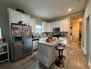 2341 W Walnut St in Tampa, FL - Building Photo - Building Photo