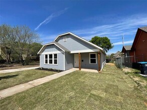 1019 E Hattie St in Fort Worth, TX - Building Photo - Building Photo