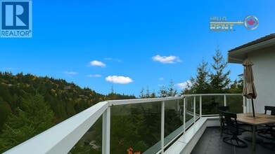 5419 Westhaven Pl in West Vancouver, BC - Building Photo - Building Photo