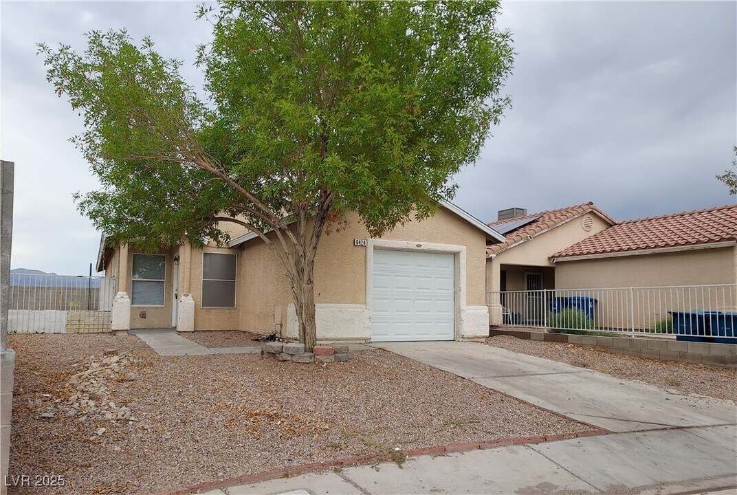 6424 Hayden Peak Ln in Las Vegas, NV - Building Photo