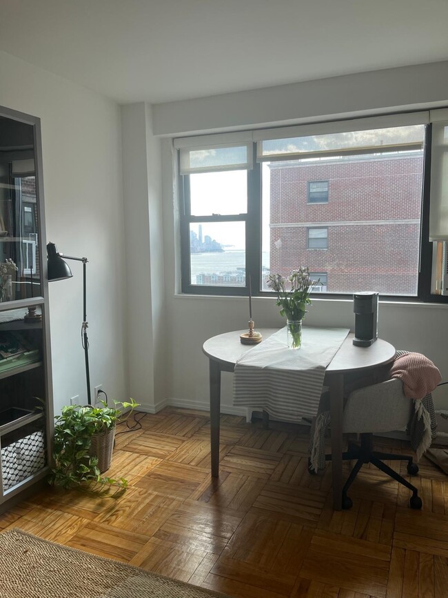 6515 JFK Blvd E in West New York, NJ - Building Photo - Building Photo