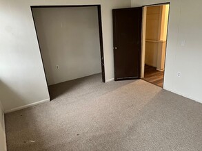 550 Clark St, Unit Apartment 2 in Waverly, NY - Foto de edificio - Building Photo