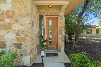 1017 Sue Ann Rose Dr in Austin, TX - Building Photo - Building Photo