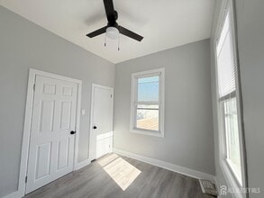 146 Hayward Ave in Carteret, NJ - Building Photo - Building Photo