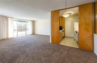 6333 La Jolla Blvd in San Diego, CA - Building Photo - Building Photo