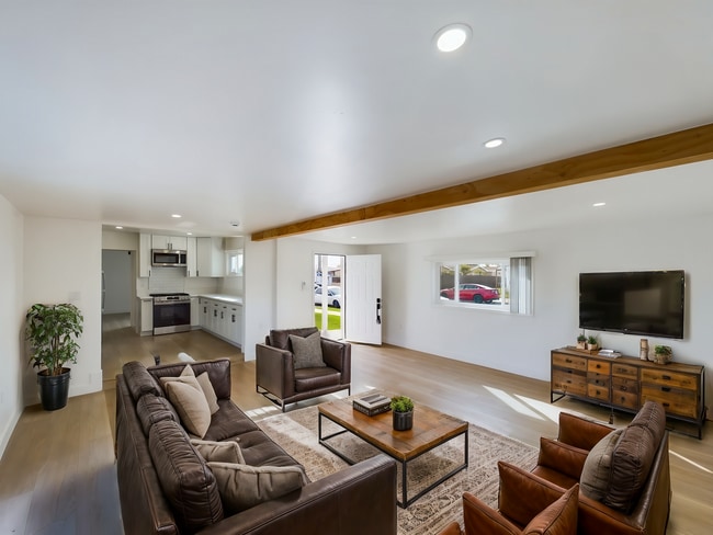 3284 Luna Ave in San Diego, CA - Building Photo - Building Photo