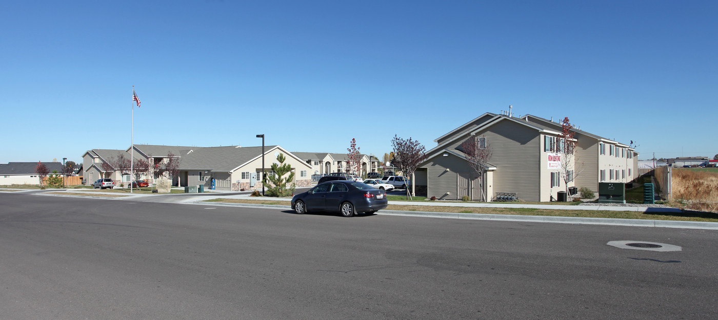 Timberlake Village Apartments in Twin Falls, ID - Building Photo