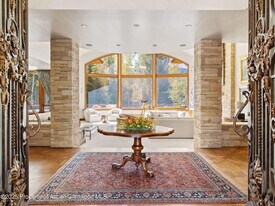 715 Willoughby Way in Aspen, CO - Building Photo