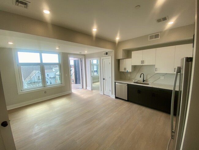 379 Somerville Ave, Unit 1 in Somerville, MA - Foto de edificio - Building Photo