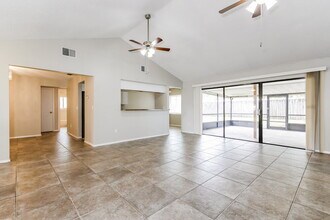 15713 Woodshed Pl in Tampa, FL - Building Photo - Building Photo