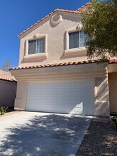 1240 Emerald Crest Ave in Henderson, NV - Foto de edificio - Building Photo