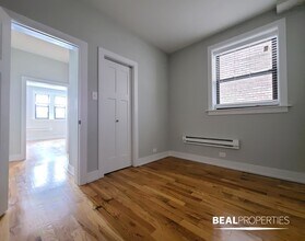 511 W Melrose St in Chicago, IL - Building Photo - Building Photo