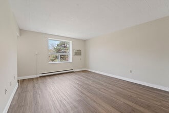 Linden Towers in Chatham-Kent, ON - Building Photo - Building Photo