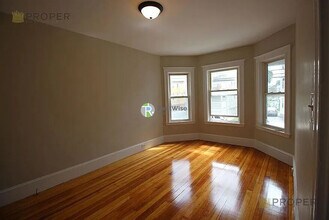 86 Conwell Ave in Somerville, MA - Building Photo - Building Photo