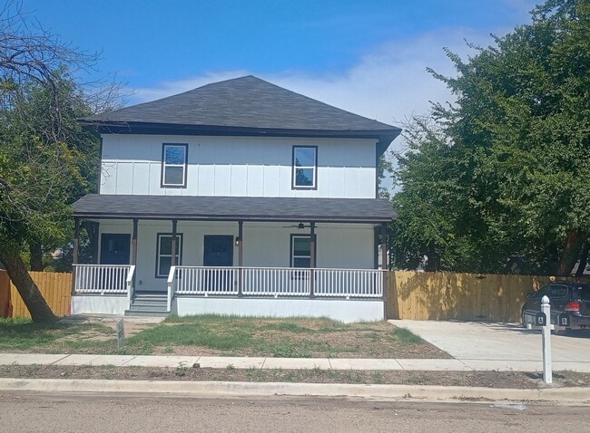 property at 909 N 16th St