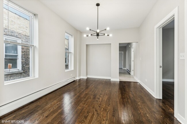 1754 E 73rd St in Chicago, IL - Building Photo - Building Photo