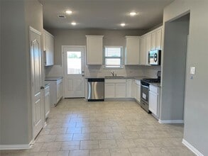 8011 Grandstand Pkwy in Fulshear, TX - Building Photo - Building Photo