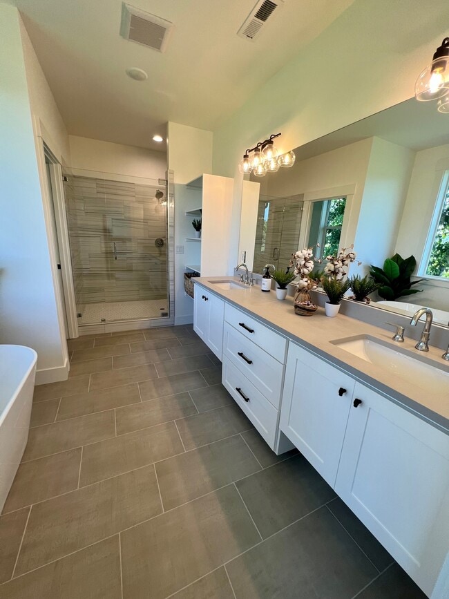 107 Golf Vw Dr in Eagle Point, OR - Building Photo - Building Photo