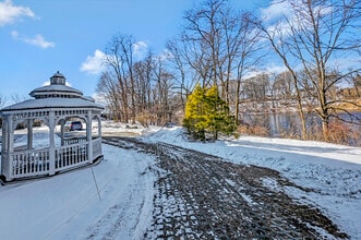 Kings View Apartments (55+ Active Community) in Netcong, NJ - Building Photo - Building Photo