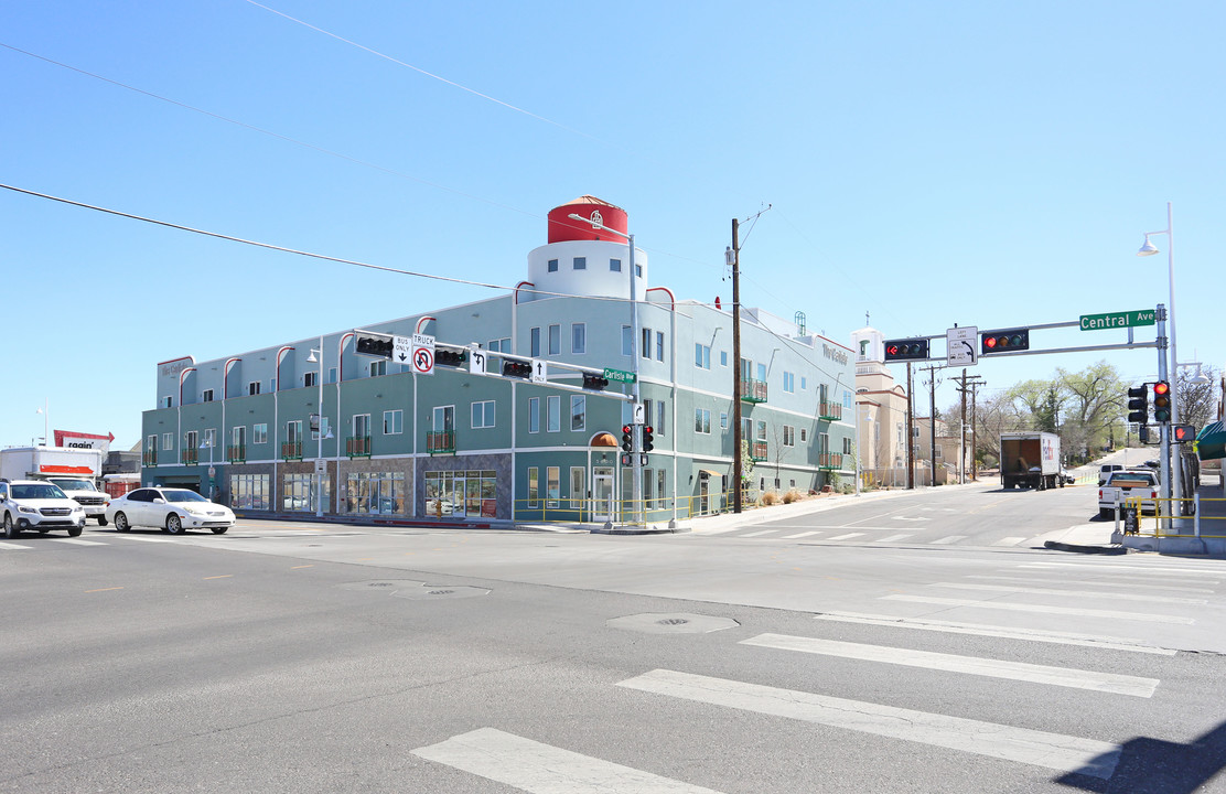 The Carlisle in Albuquerque, NM - Building Photo