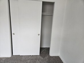 33050 Aurora Rd, Unit 8 in Solon, OH - Building Photo - Building Photo
