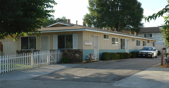 236-238 Selwyn Dr in Milpitas, CA - Building Photo - Building Photo