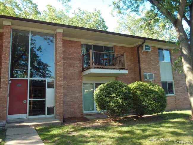 property at 1253 Island Dr