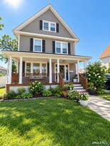 1691 W Broad St in Stratford, CT - Building Photo