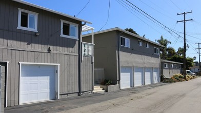 Topeka Apartments in Oceanside, CA - Building Photo - Building Photo