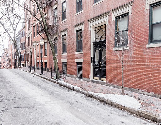 97 Myrtle St, Unit 1 in Boston, MA - Foto de edificio