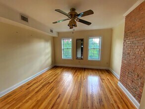 204 6th St in Jersey City, NJ - Building Photo - Building Photo